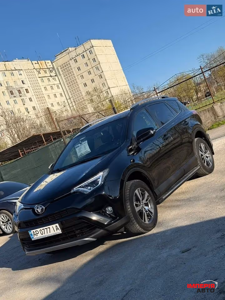 Toyota RAV4 - фото 2