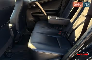 Toyota RAV4 - фото 14