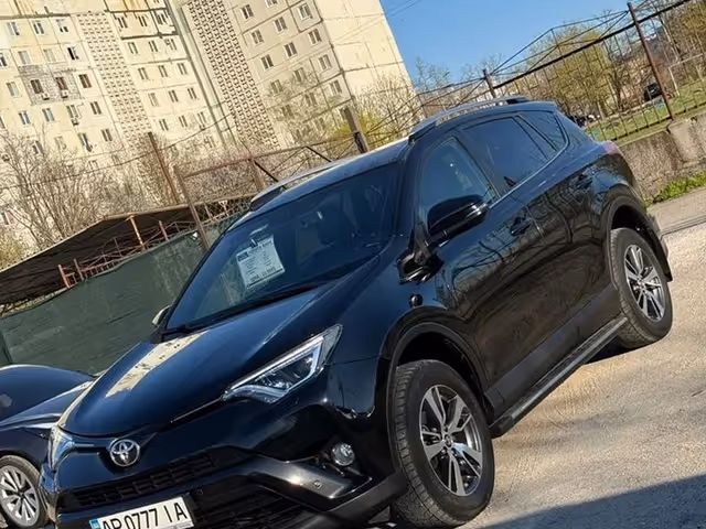 Toyota RAV4 - фото 2