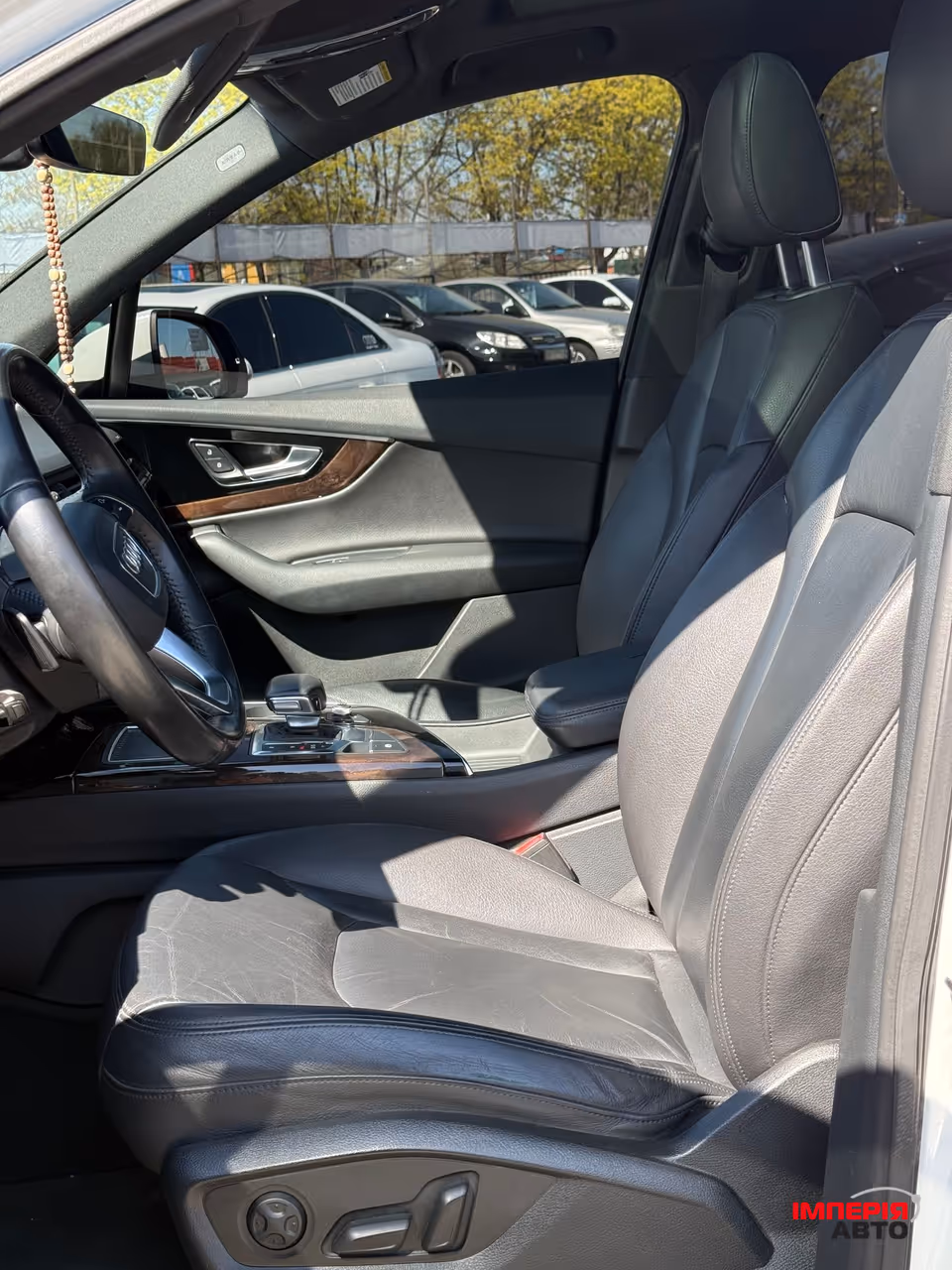 Audi Q7 - фото 12