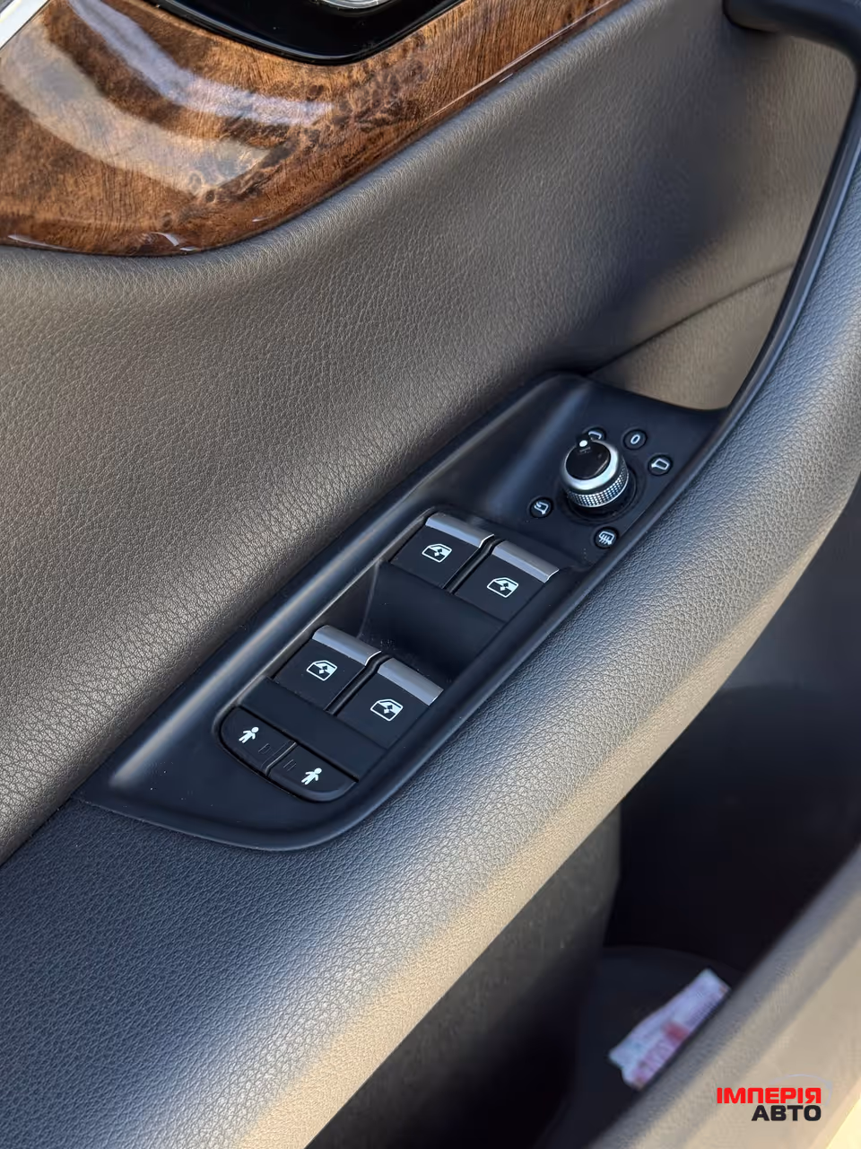 Audi Q7 - фото 18