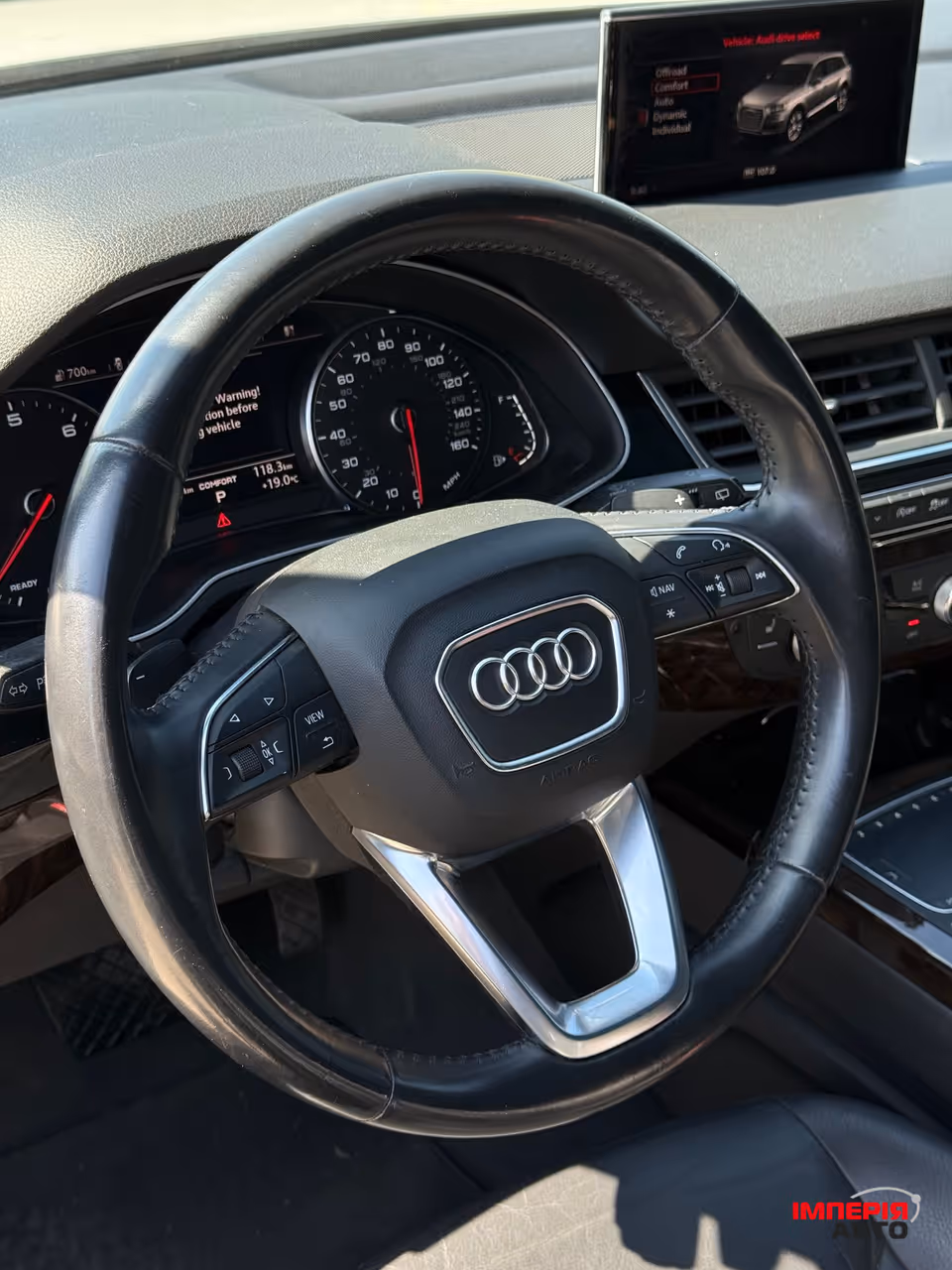 Audi Q7 - фото 11