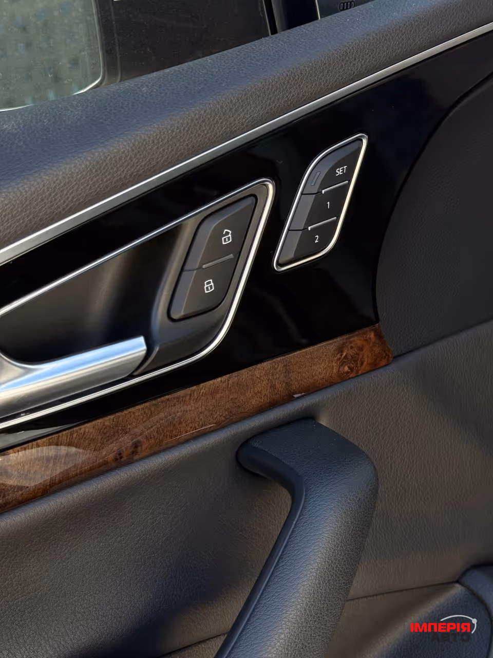 Audi Q7 - фото 17