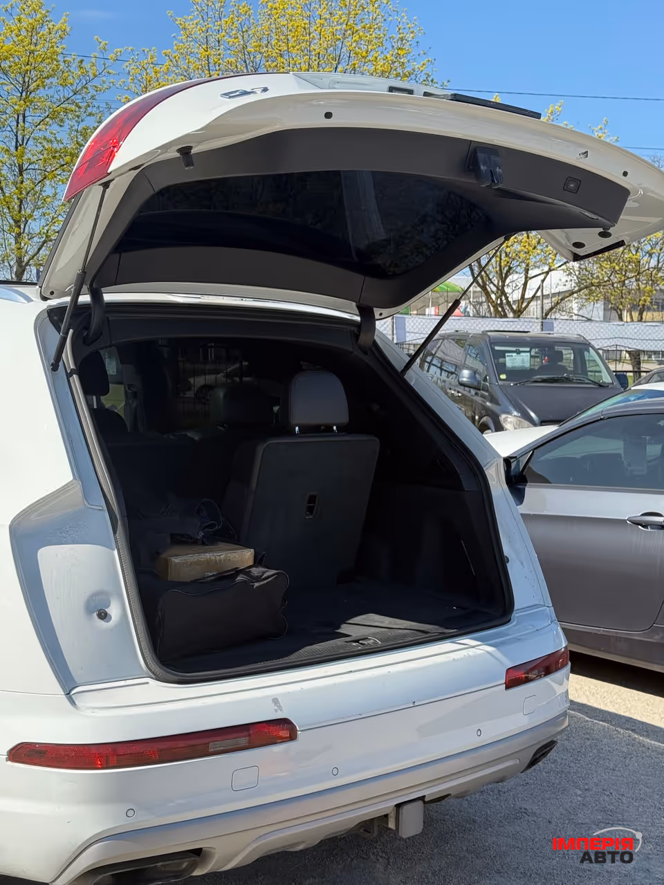 Audi Q7 - фото 24