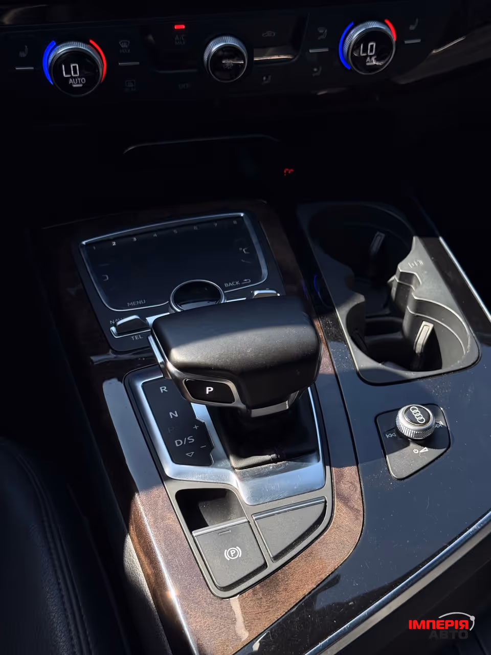 Audi Q7 - фото 14