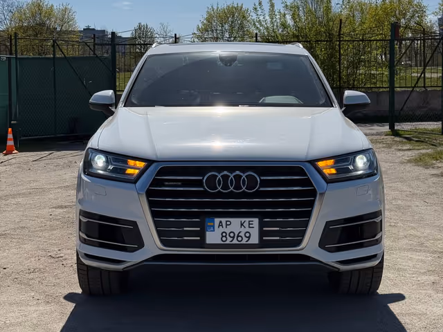Audi Q7 - фото 3
