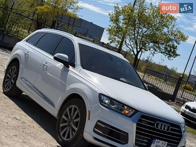 Audi Q7 - фото 1