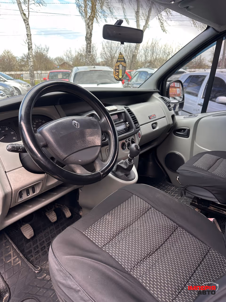 Renault Trafic - фото 14