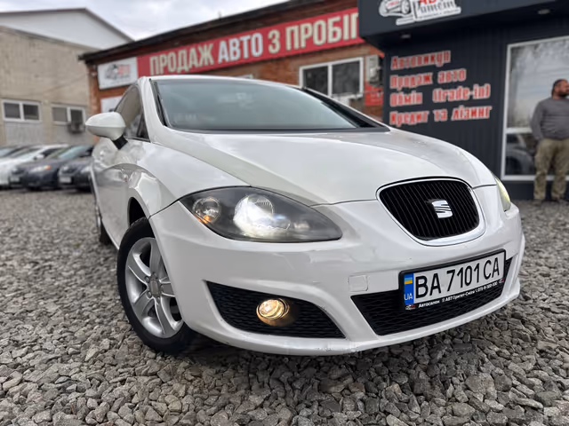 SEAT Leon Cupra - фото 1