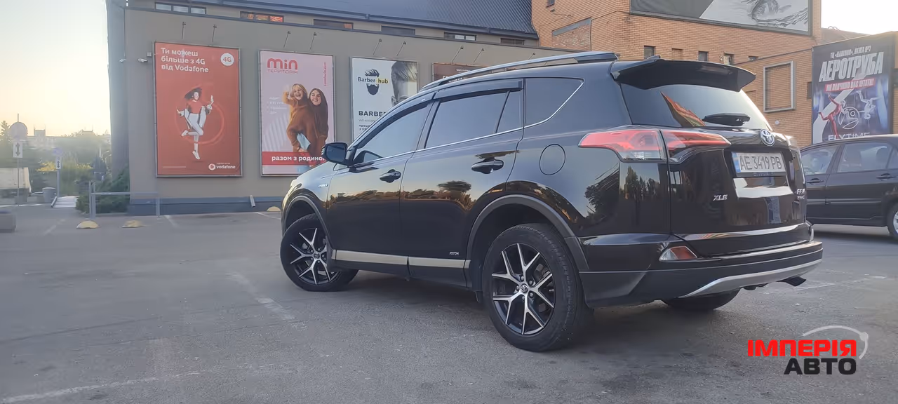 Toyota RAV4 - фото 11
