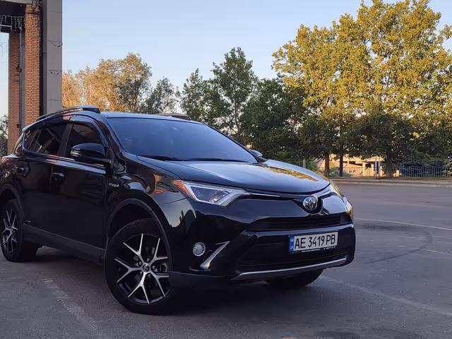 Toyota RAV4 - фото 3