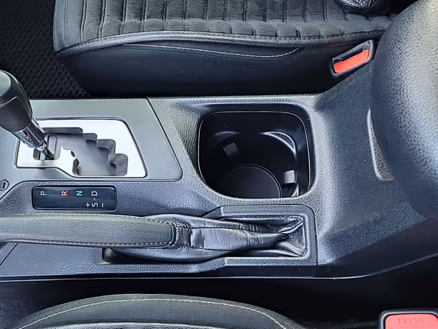 Toyota RAV4 - фото 5