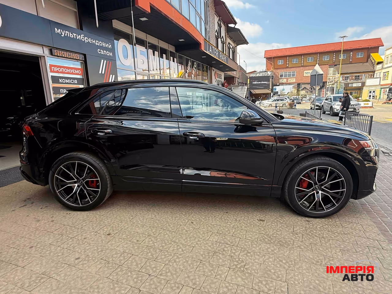 Audi Q8 - фото 8