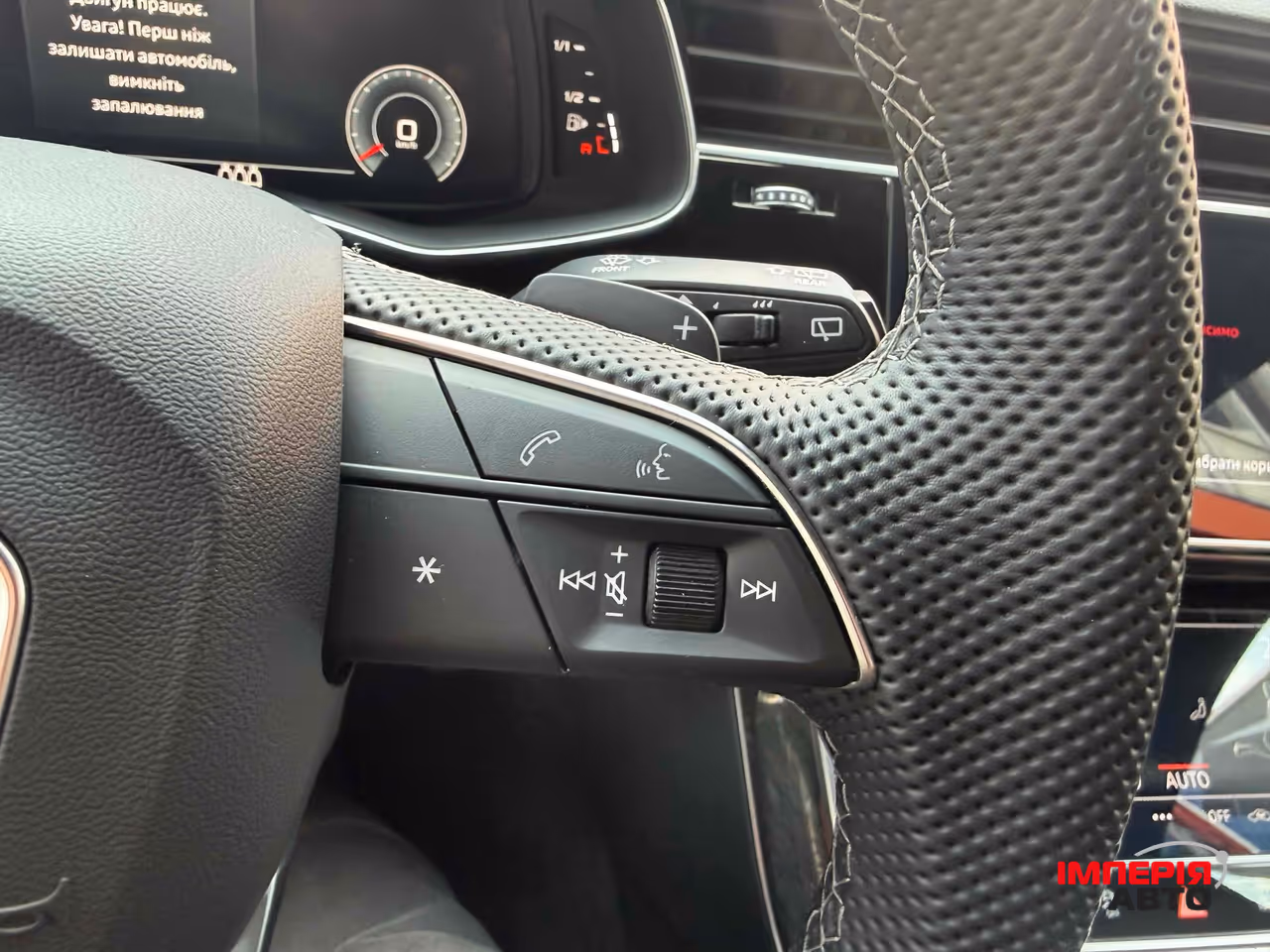 Audi Q8 - фото 30