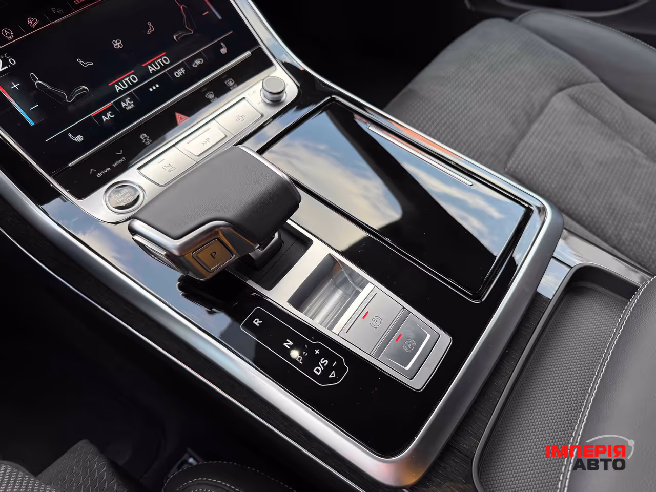 Audi Q8 - фото 39