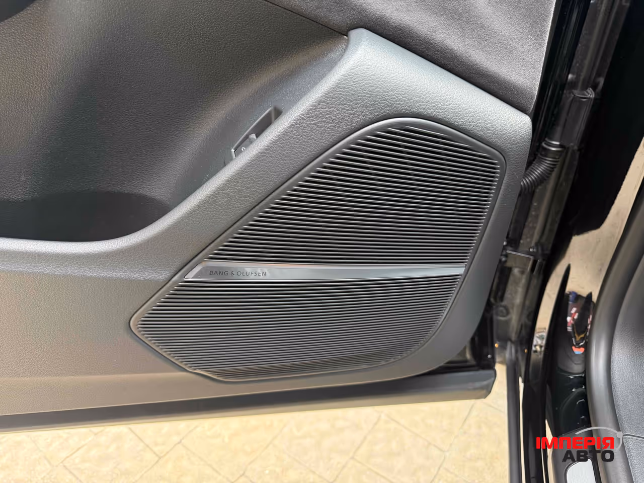 Audi Q8 - фото 20