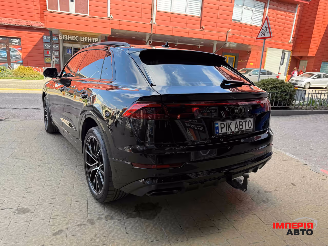 Audi Q8 - фото 11
