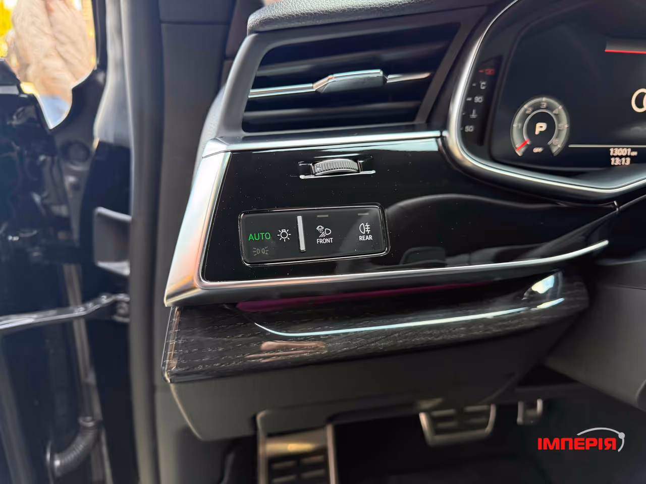 Audi Q8 - фото 27