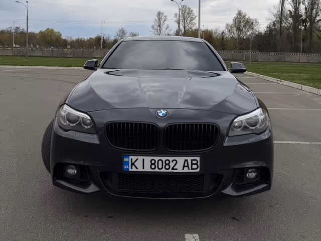 BMW 5 серії - фото 1