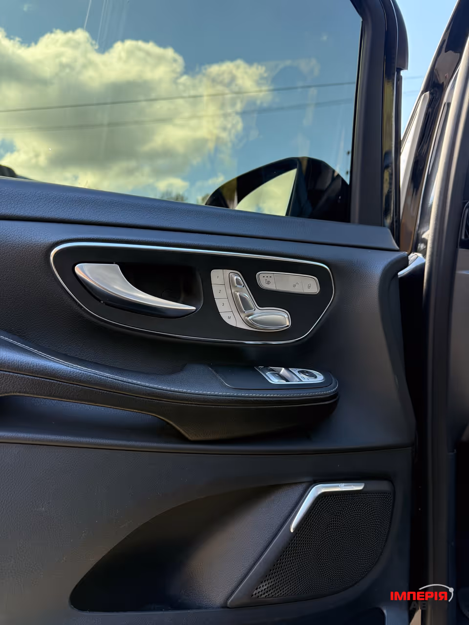 Mercedes-Benz V-Класс - фото 14