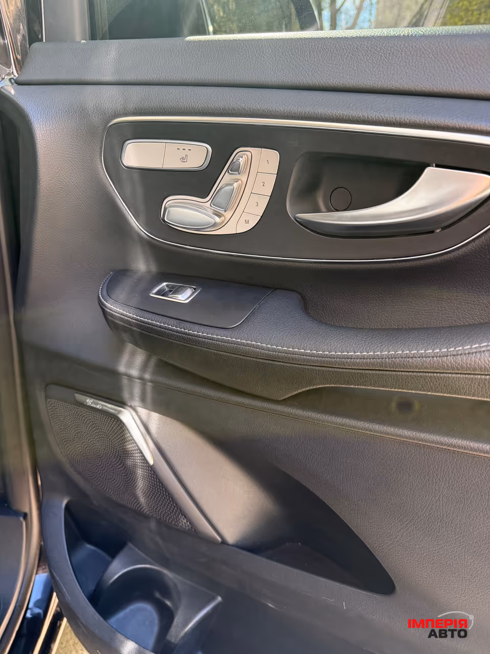 Mercedes-Benz V-Класс - фото 27