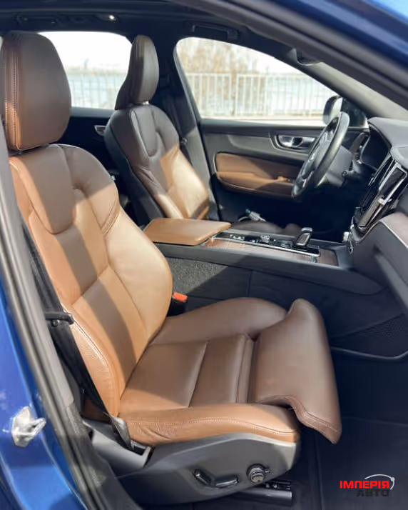 Volvo XC60 - фото 12