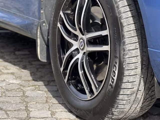 Volvo XC60 - фото 4