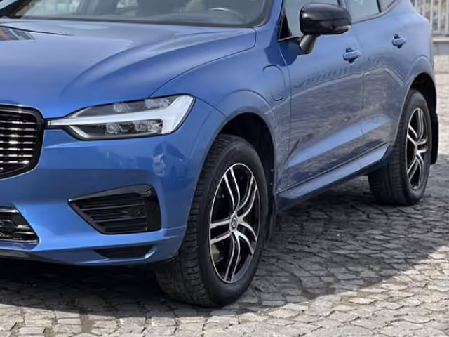 Volvo XC60 - фото 3