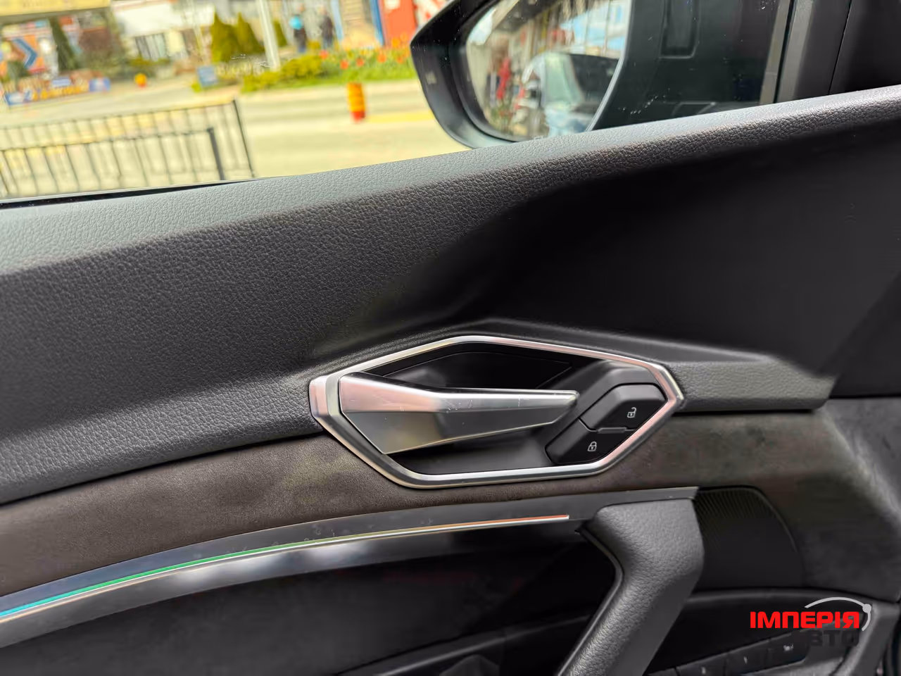 Audi e-tron - фото 14