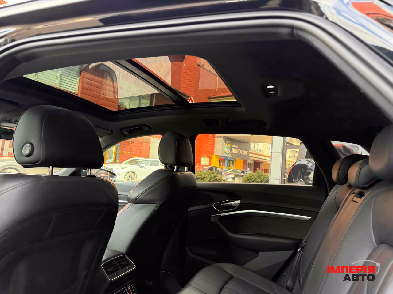 Audi e-tron - фото 41