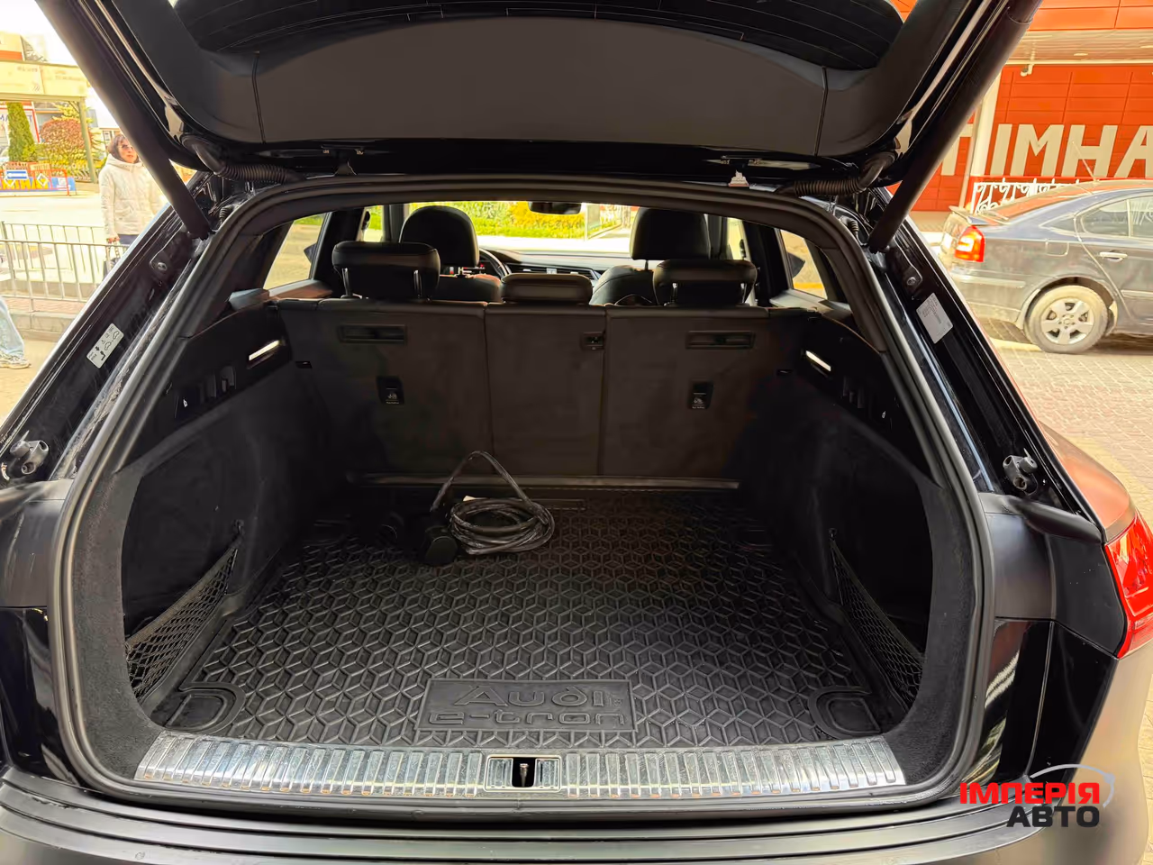 Audi e-tron - фото 47