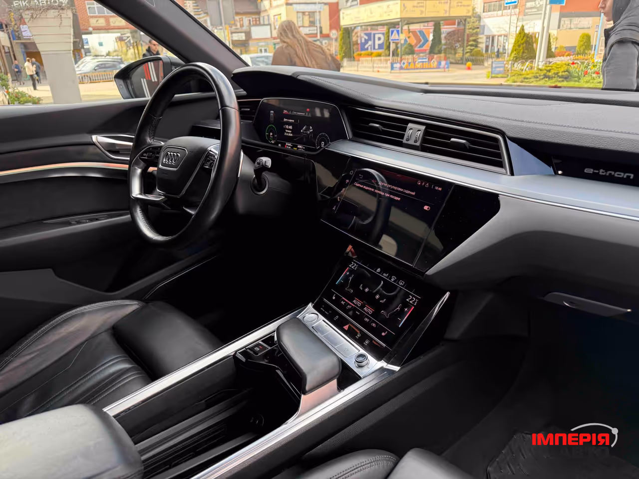 Audi e-tron - фото 55