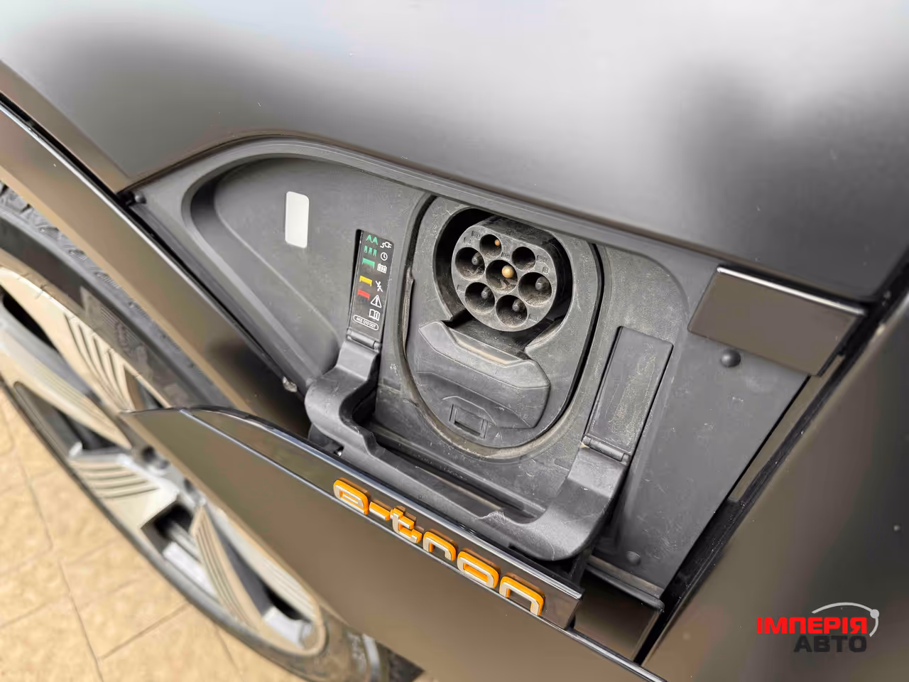 Audi e-tron - фото 10