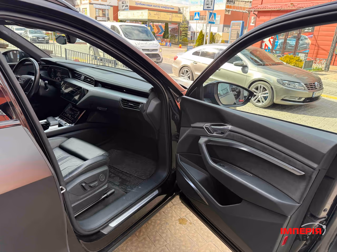 Audi e-tron - фото 51