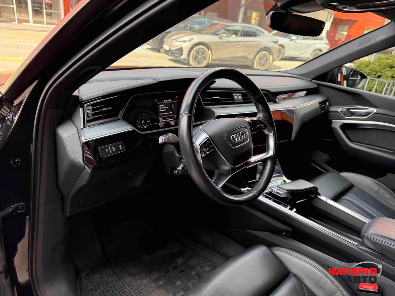 Audi e-tron - фото 20