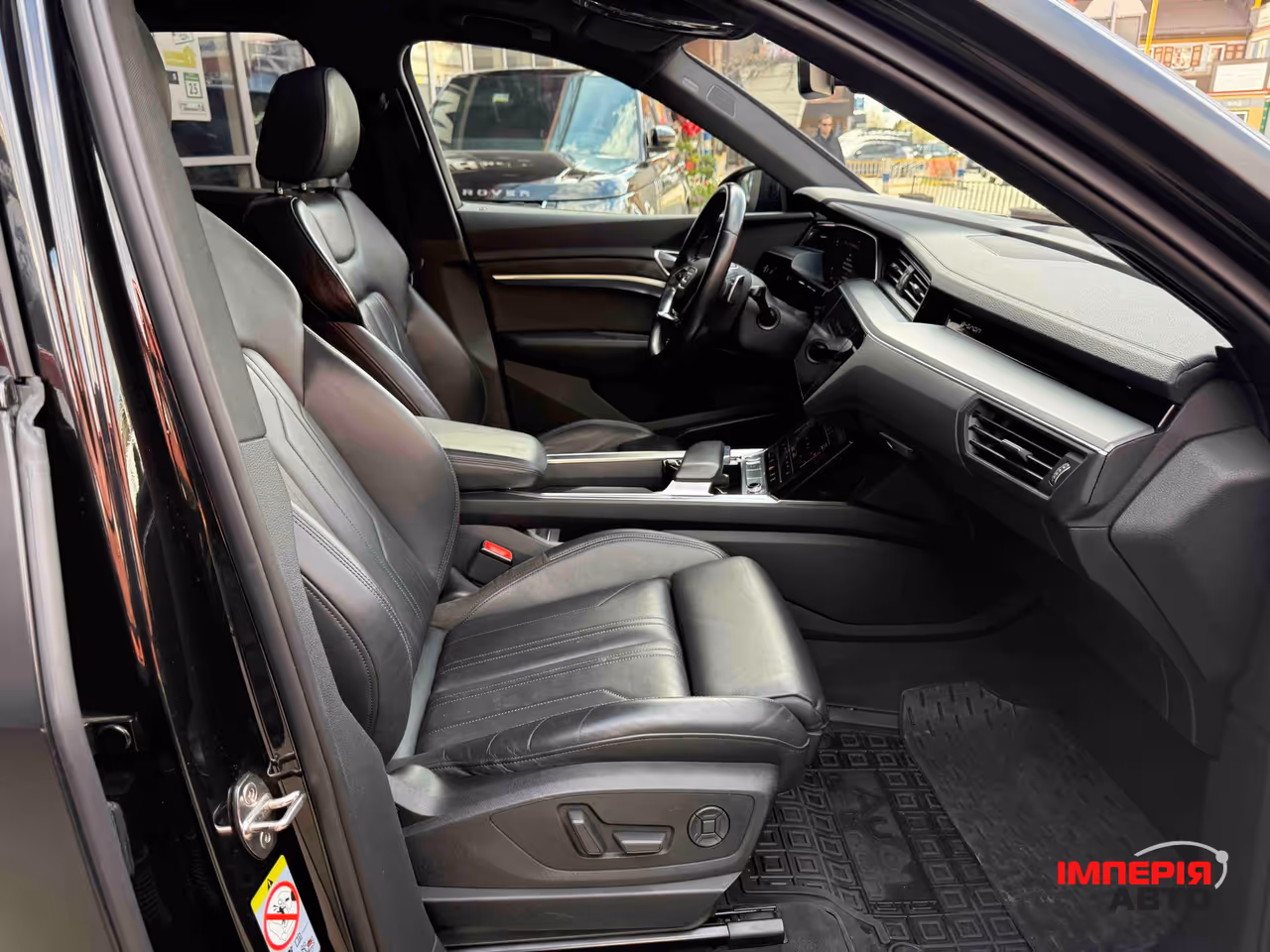 Audi e-tron - фото 53