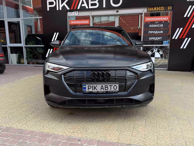 Audi e-tron - фото 3