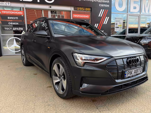 Audi e-tron - фото 4