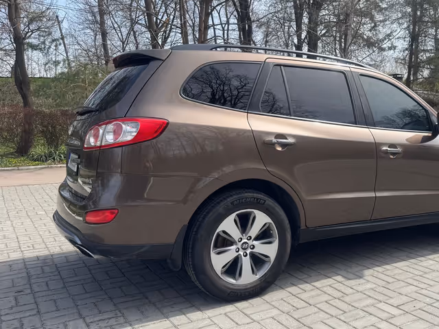 Hyundai Santa Fe - фото 3