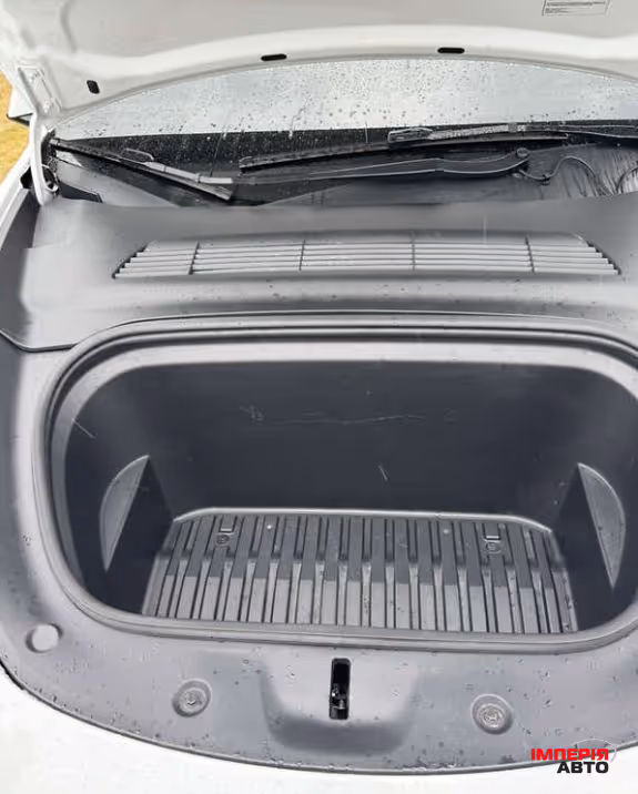 Tesla Model Y - фото 9