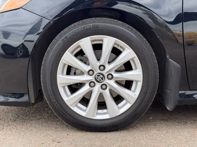 Toyota Camry - фото 4