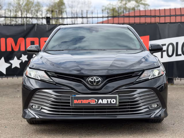 Toyota Camry - фото 2