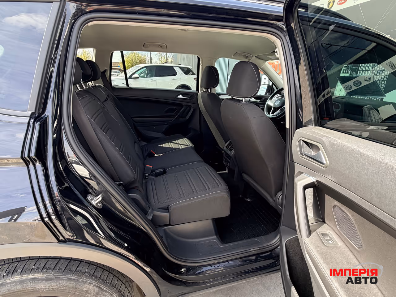 Volkswagen Tiguan - фото 9