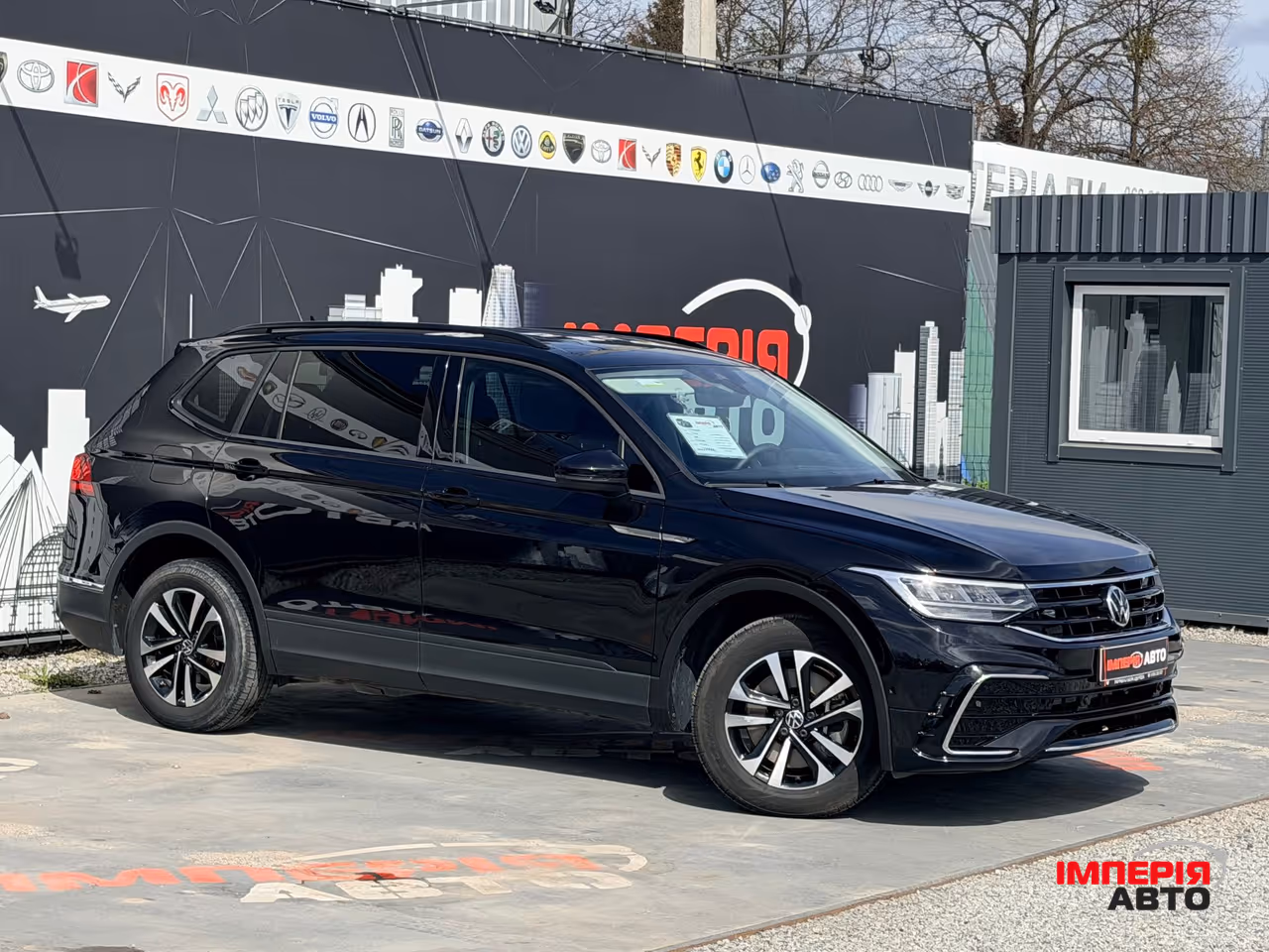 Volkswagen Tiguan - фото 2