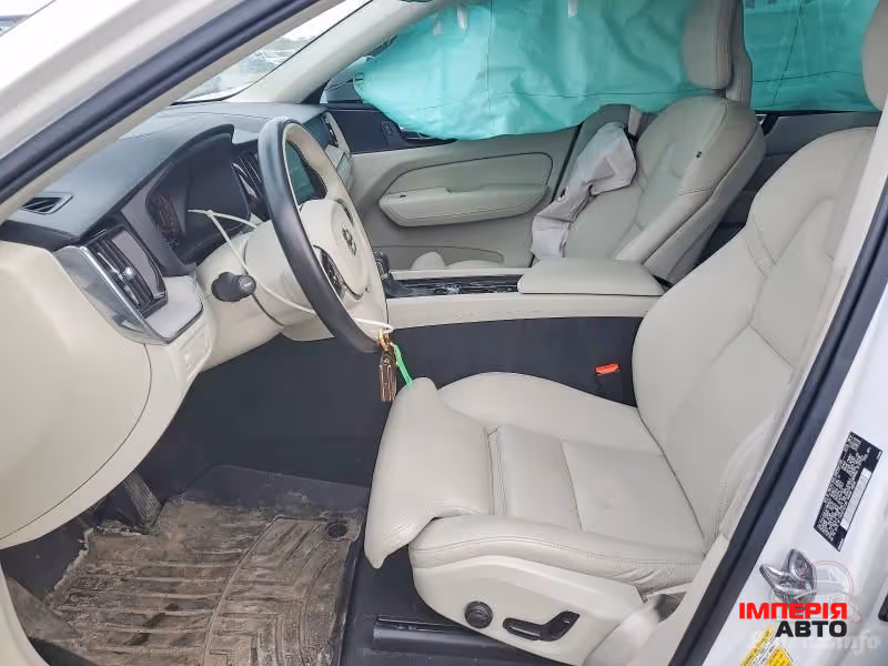 Volvo XC60 - фото 7