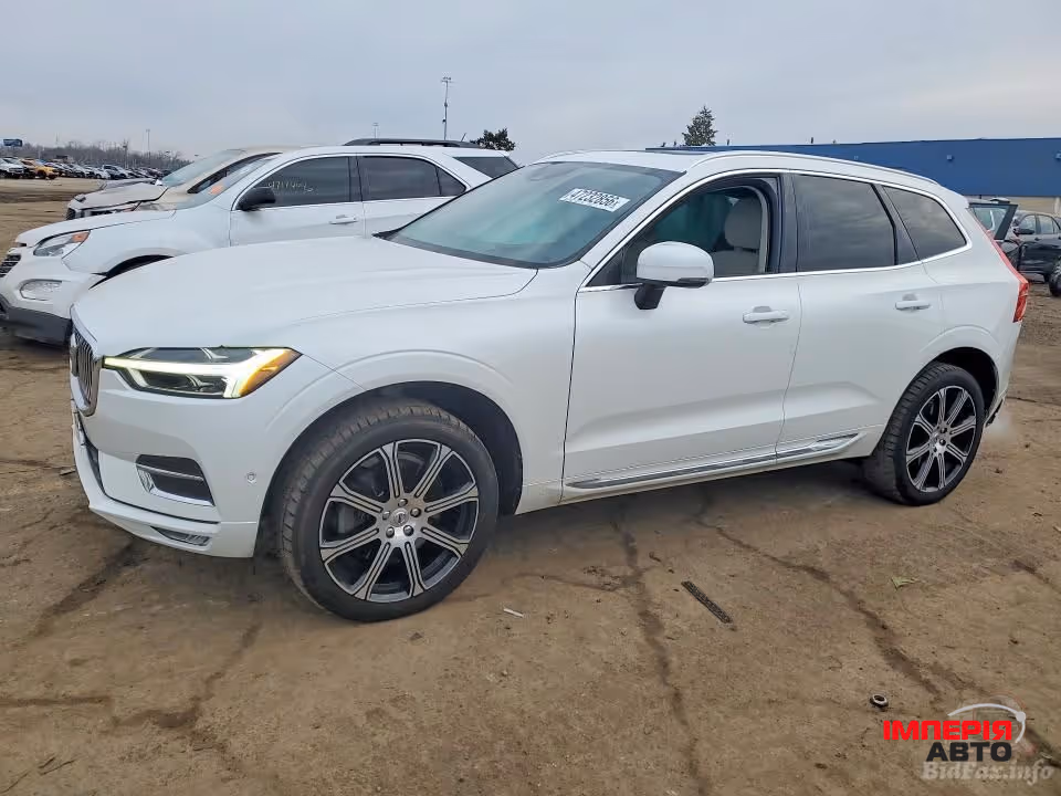 Volvo XC60 - фото 1