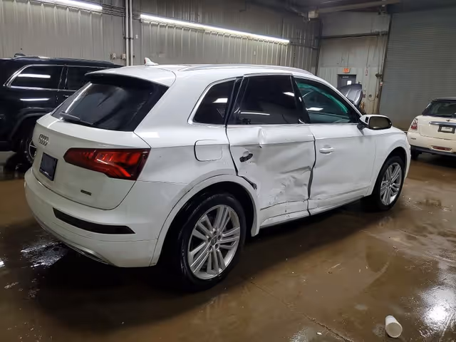 Audi Q5 - фото 5