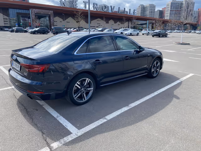 Audi A4 - фото 3