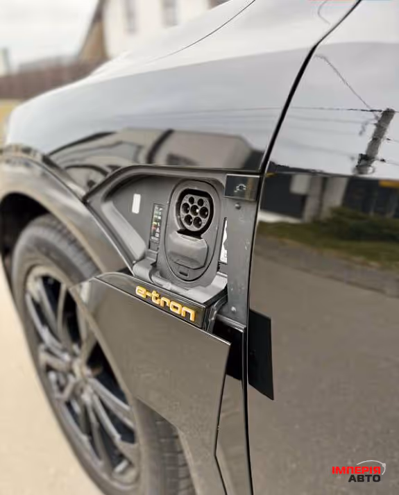 Audi e-tron - фото 6
