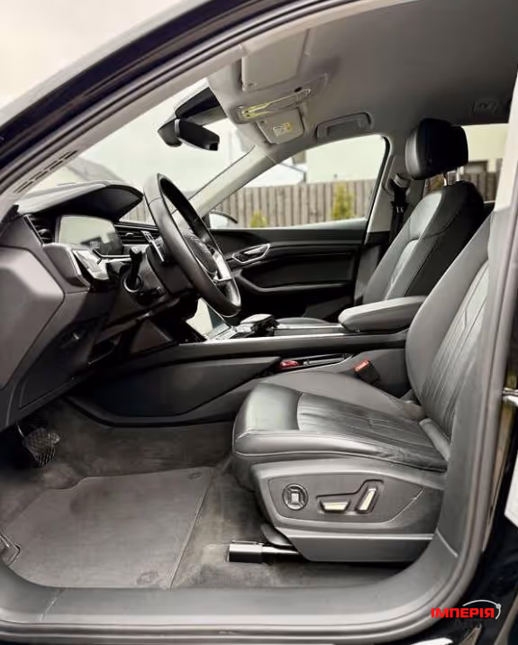 Audi e-tron - фото 9
